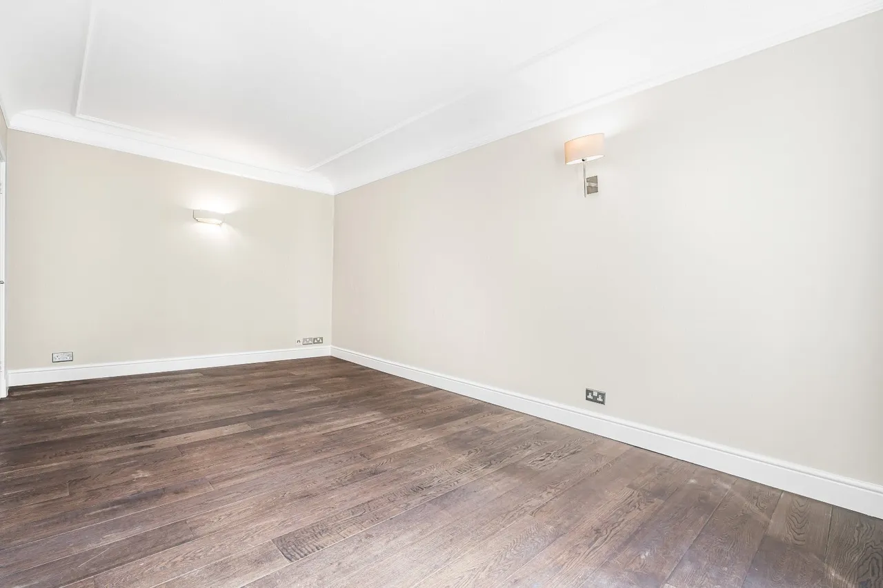 Hertford Street, London, W1J, photo 12