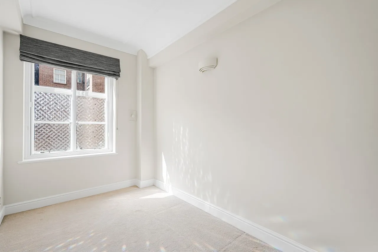 Hertford Street, London, W1J, photo 8