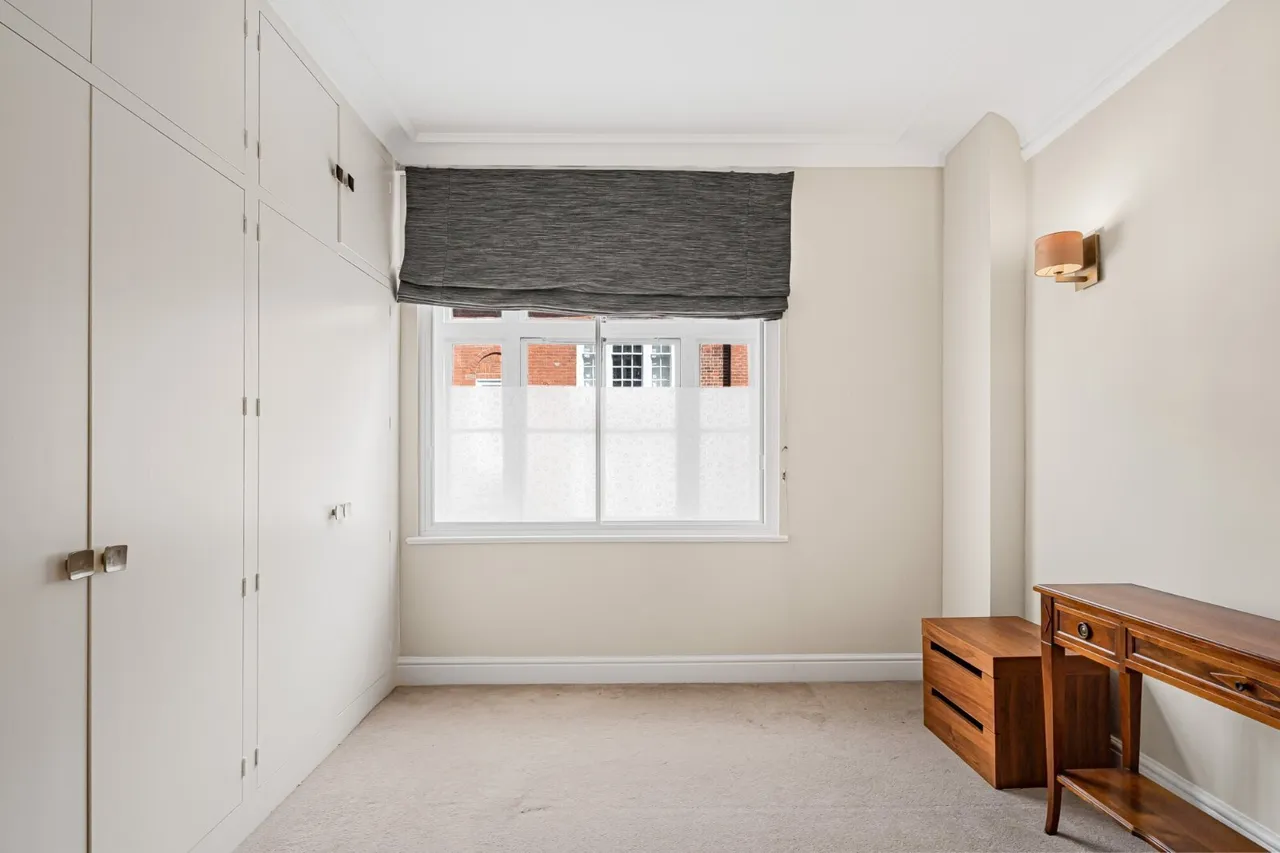Hertford Street, London, W1J, photo 6