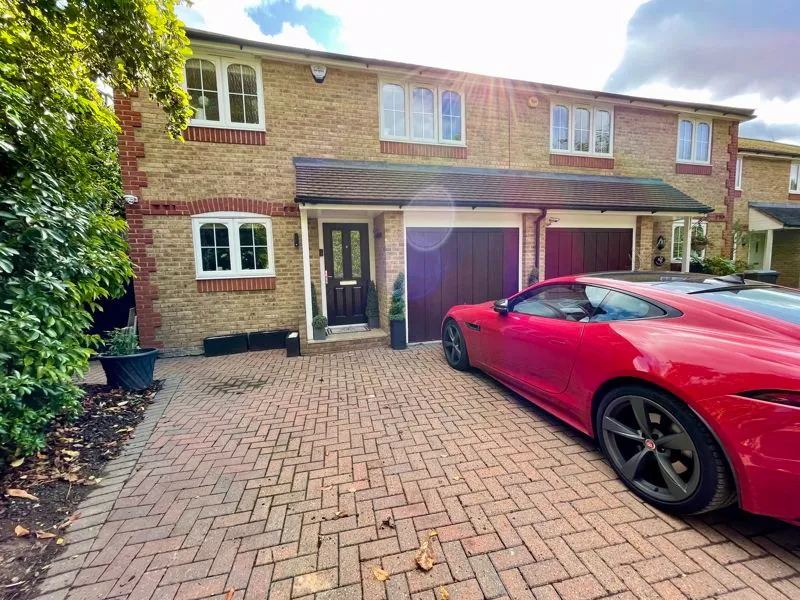 3 bed house for sale — Hibberts Meadow, Wooburn Green HP10 0AN