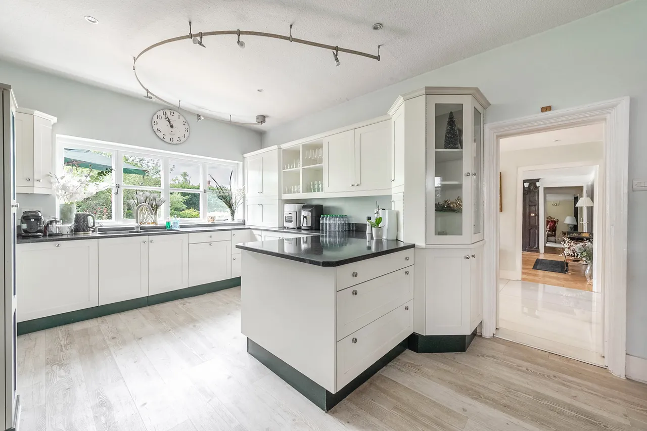 2 Field End Road, Pinner, photo 12
