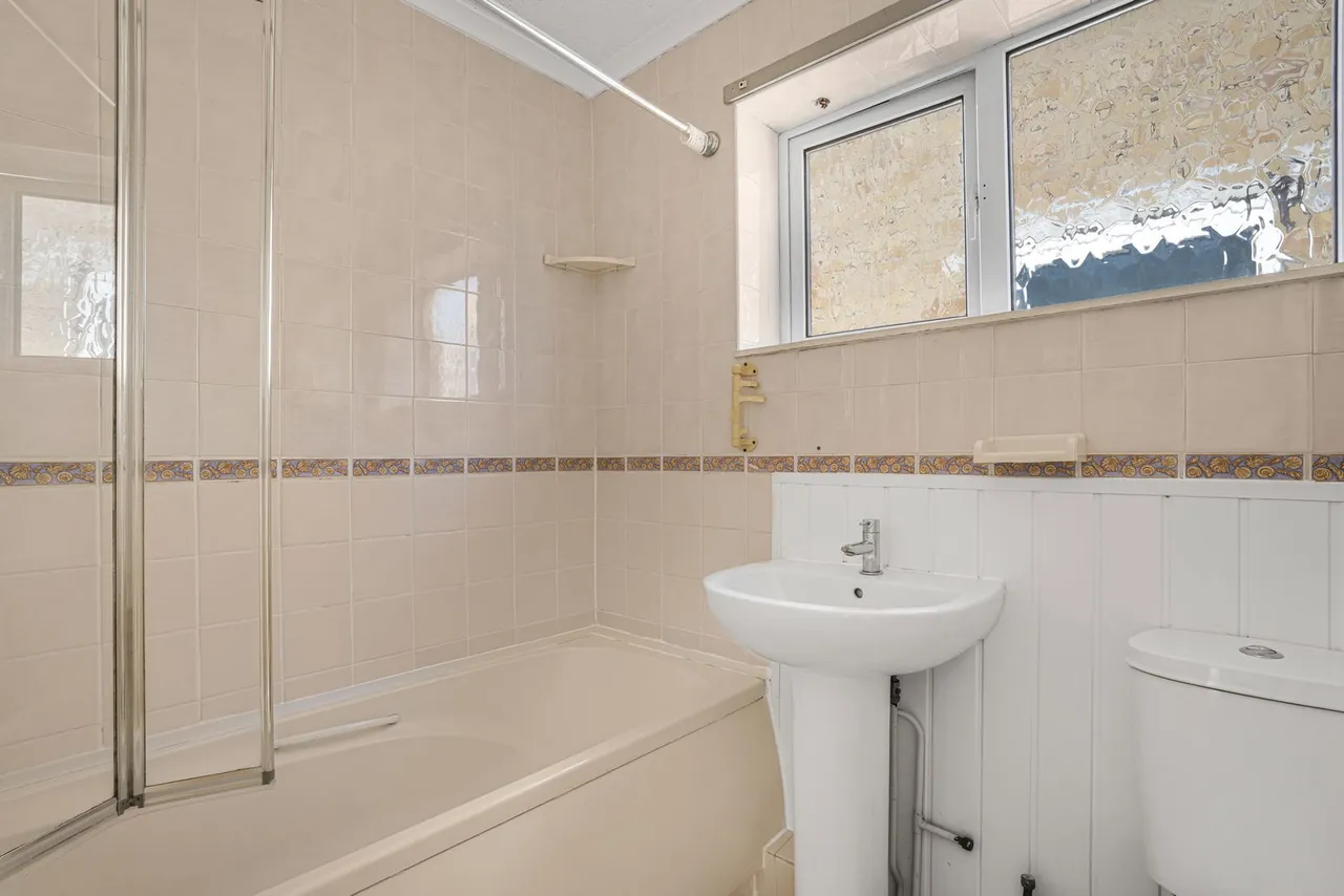 Roman Hackle Avenue, Wymans Brook, GL50, photo 10