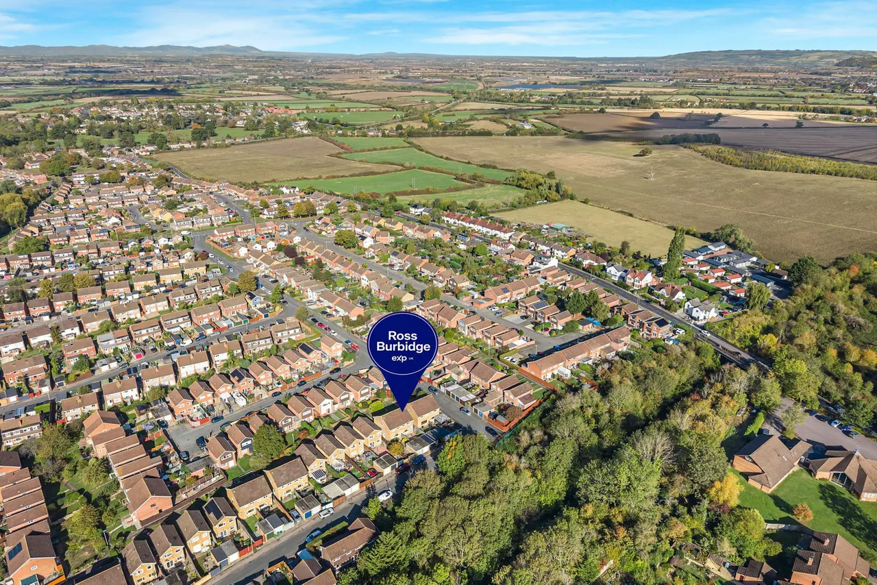 Roman Hackle Avenue, Wymans Brook, GL50, photo 15