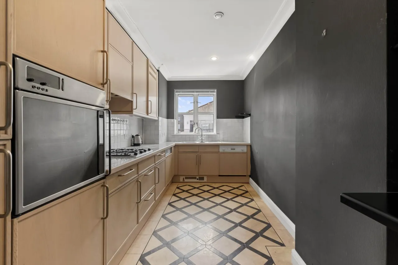 Oak Lodge, Kensington Green, W8 5UL, photo 4