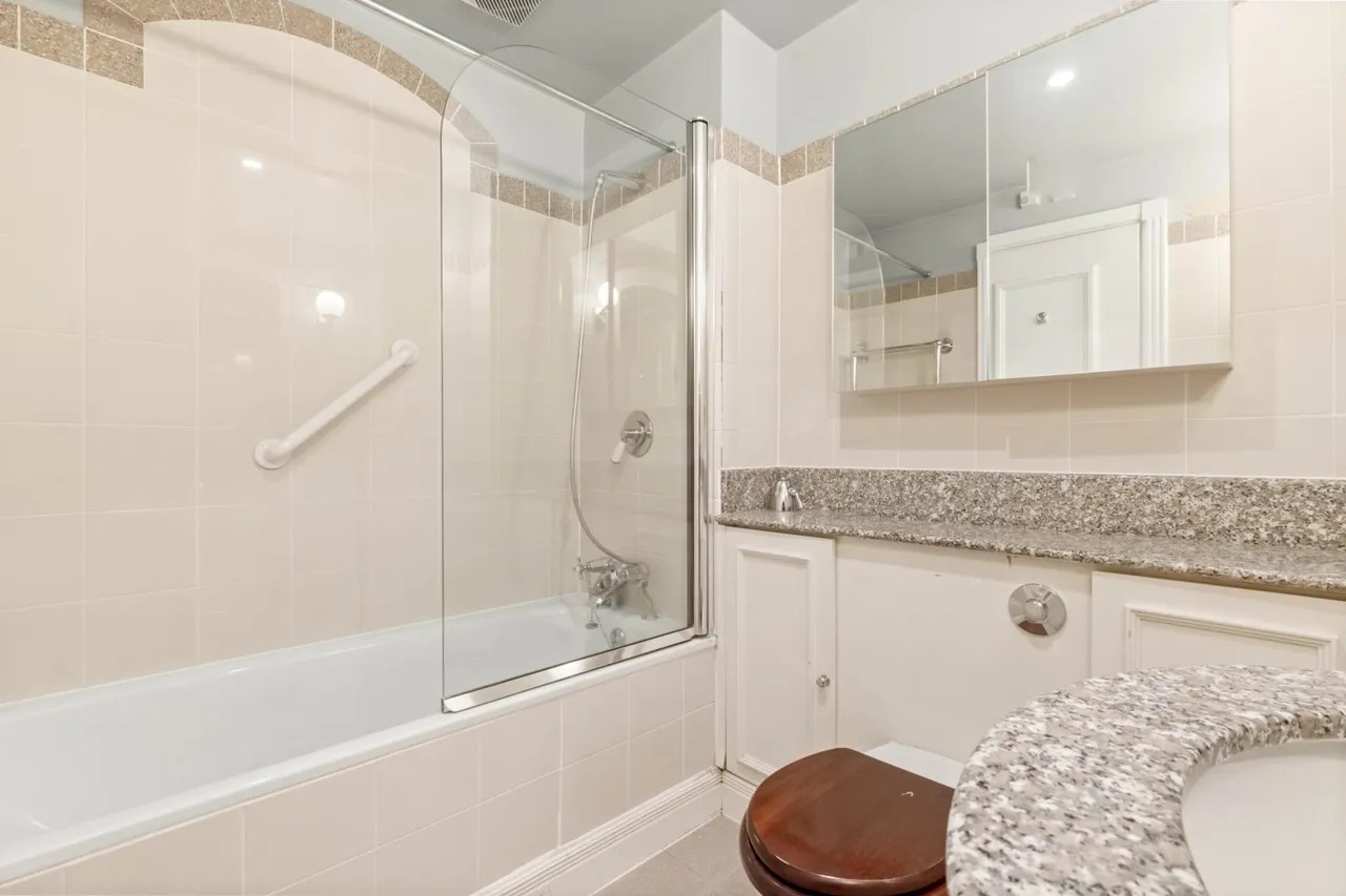 Oak Lodge, Kensington Green, W8 5UL, photo 11