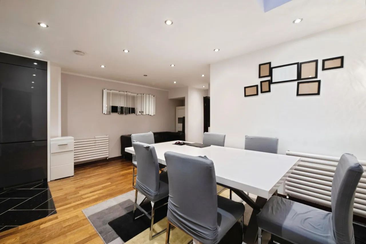 Richmond Road, London, E11, photo 6