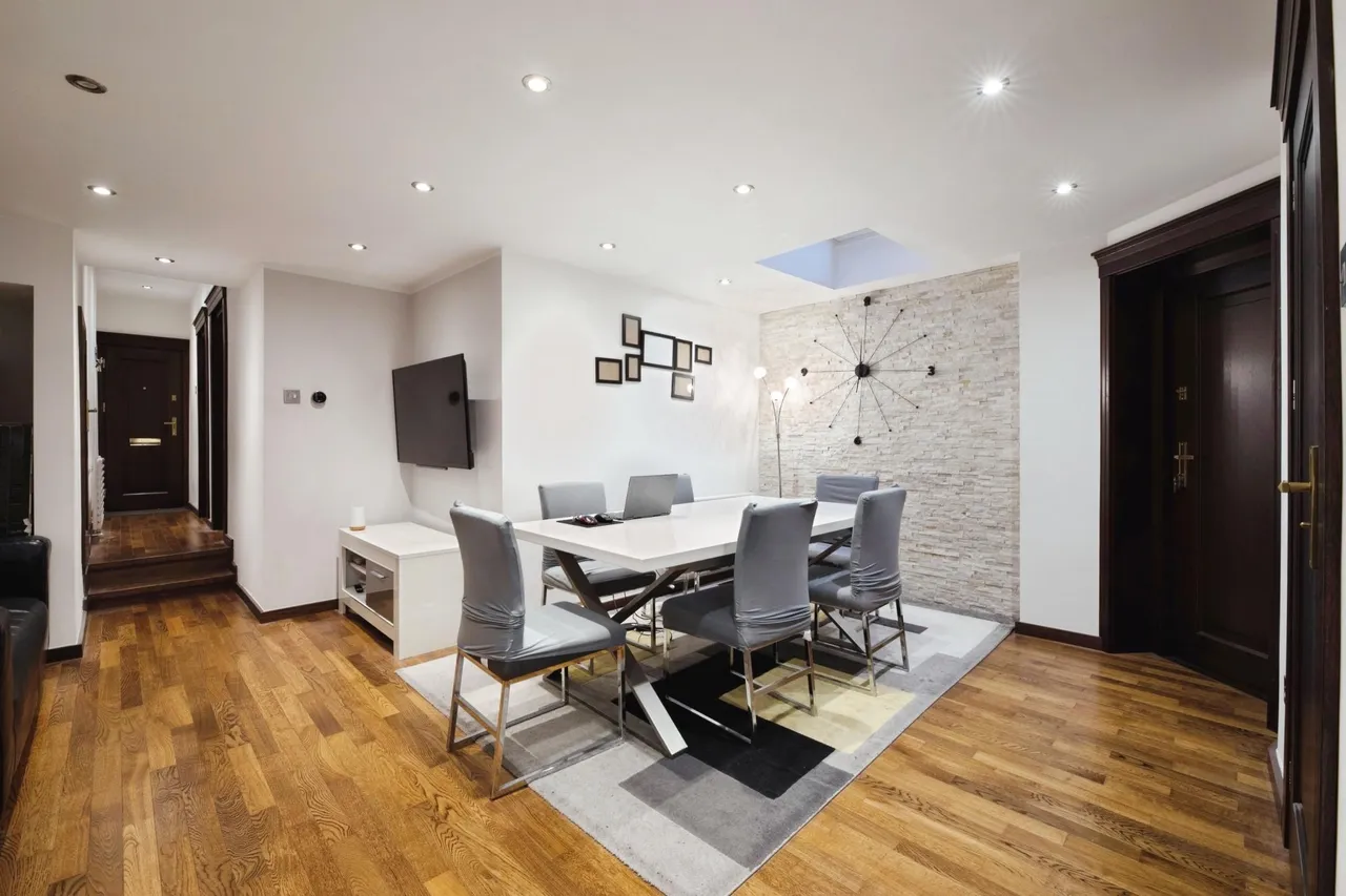 2 bed flat for sale, Richmond Road, London, E11