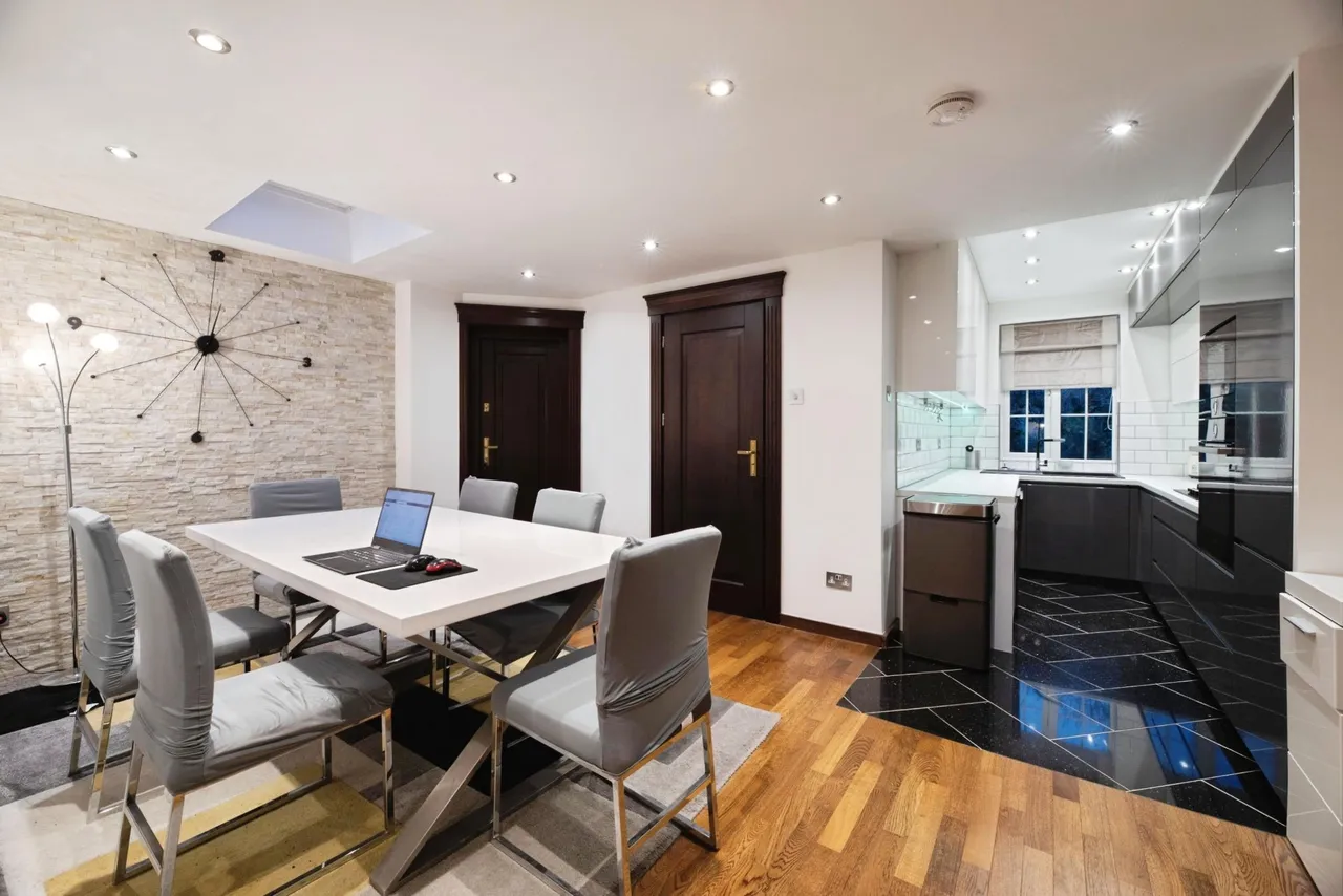 Richmond Road, London, E11, photo 2