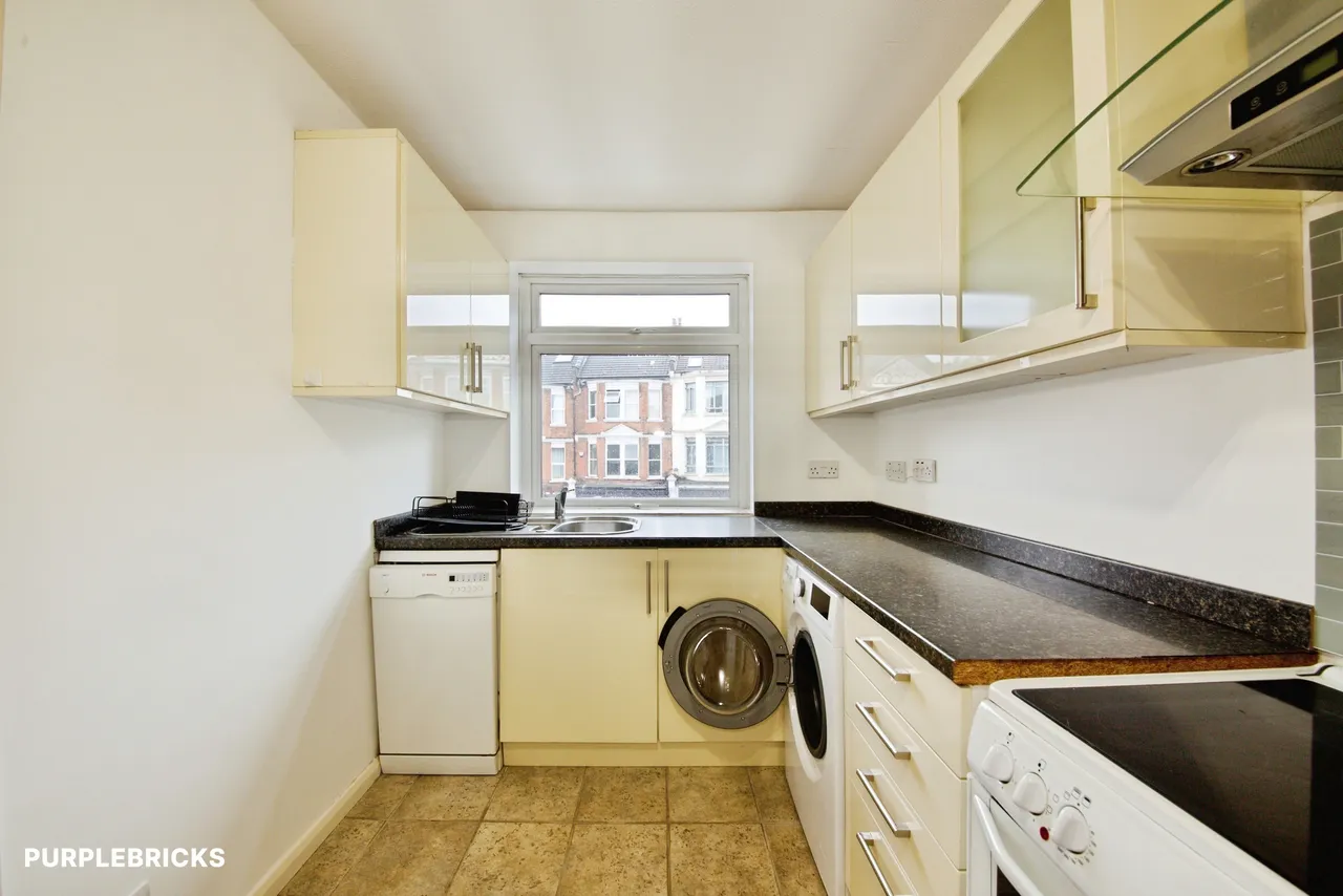 Station Road, London, N21, photo 5