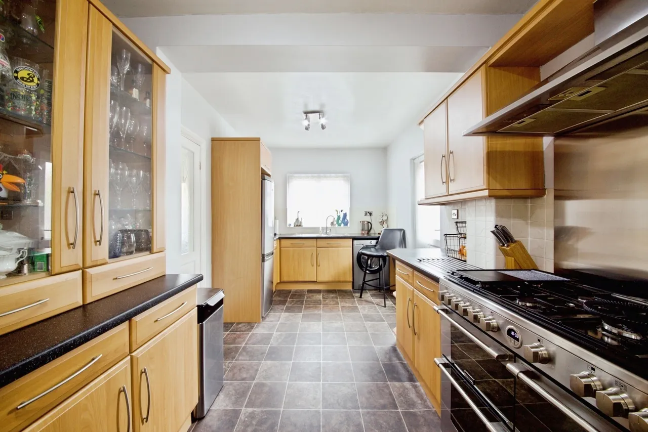 Barton Avenue, Romford, RM7, photo 13