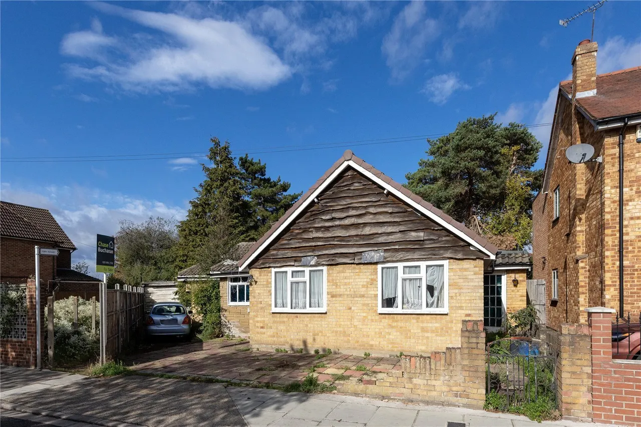 South Road, Hampton, TW12, photo 4