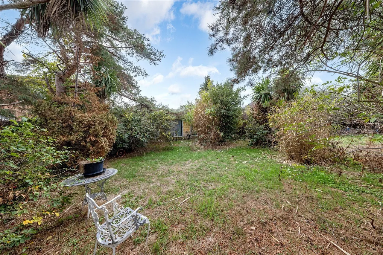 South Road, Hampton, TW12, photo 7