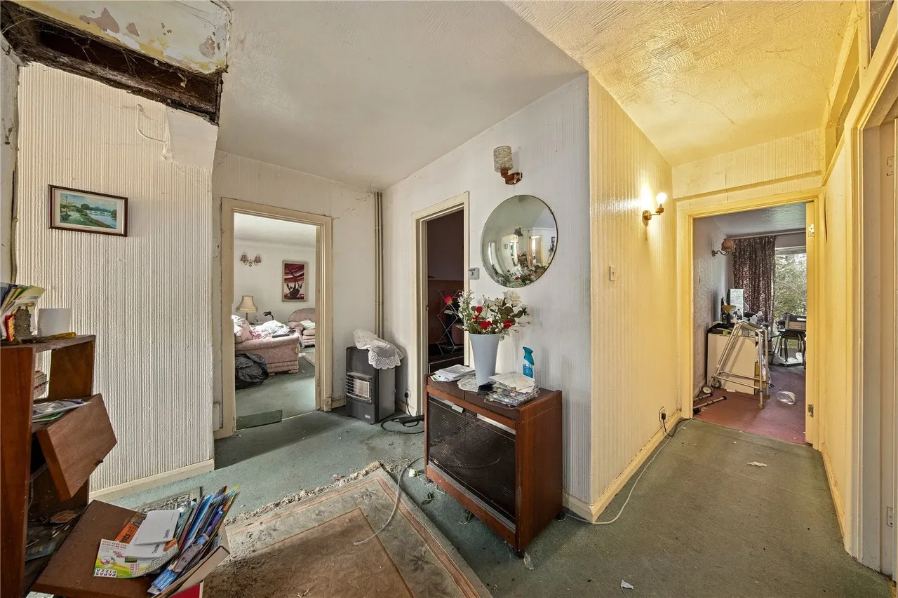 South Road, Hampton, TW12, photo 12