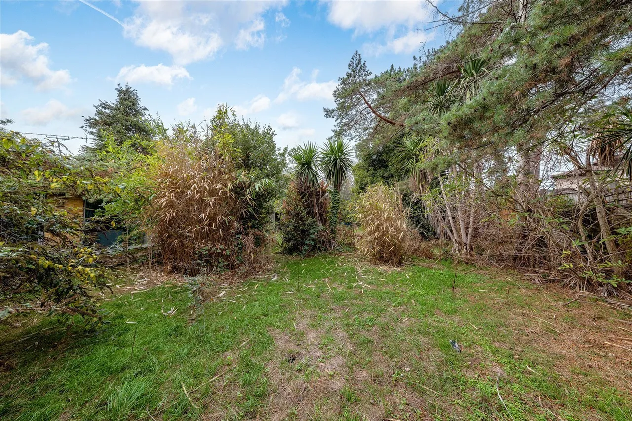 South Road, Hampton, TW12, photo 8