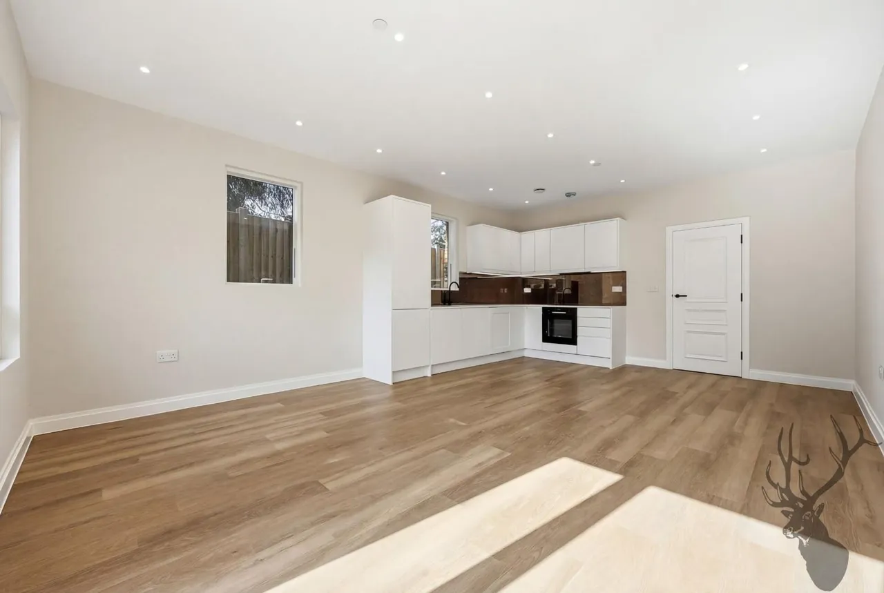High Road, Chigwell, IG7, photo 6