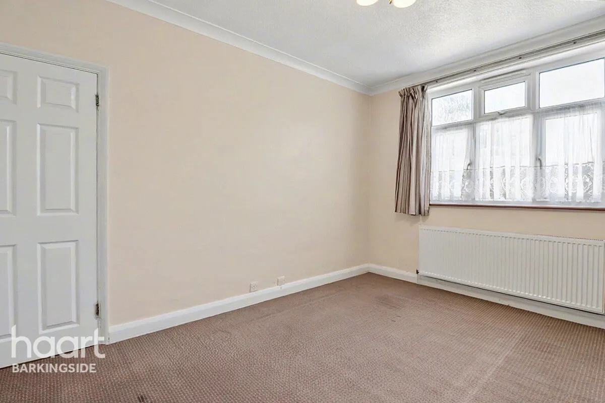Clayhall Avenue, Clayhall, IG5, photo 7
