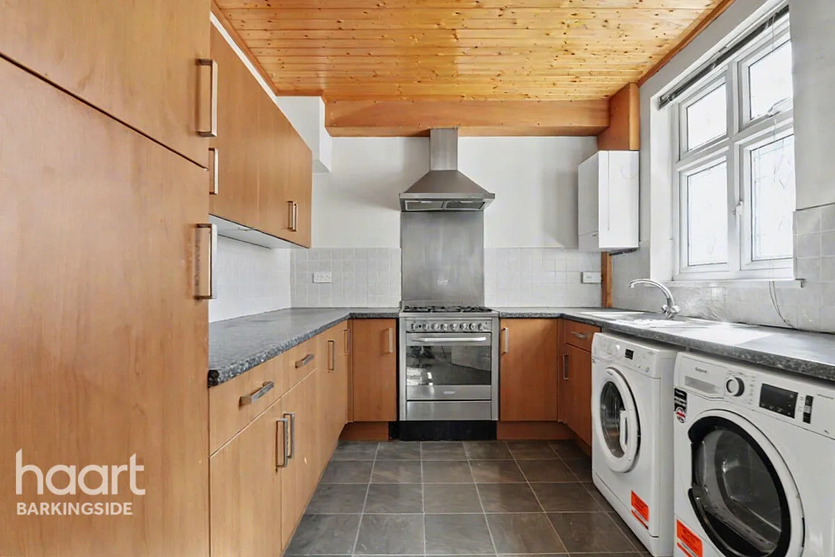 Clayhall Avenue, Clayhall, IG5, photo 5