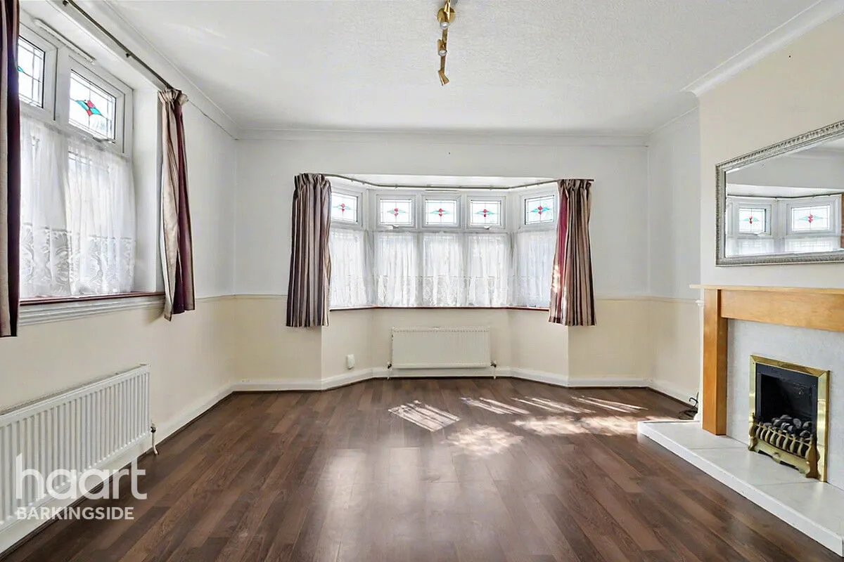 Clayhall Avenue, Clayhall, IG5, photo 4