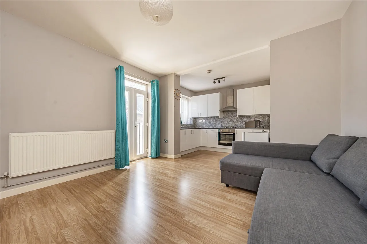 1 bed flat for sale, Spur Road, Isleworth, TW7