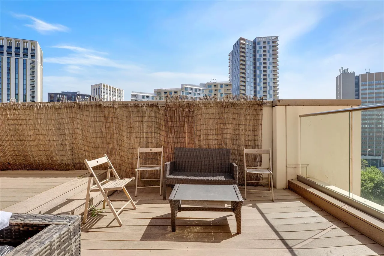 2 bed flat for sale, Cornmill Lane, Lewisham, SE13