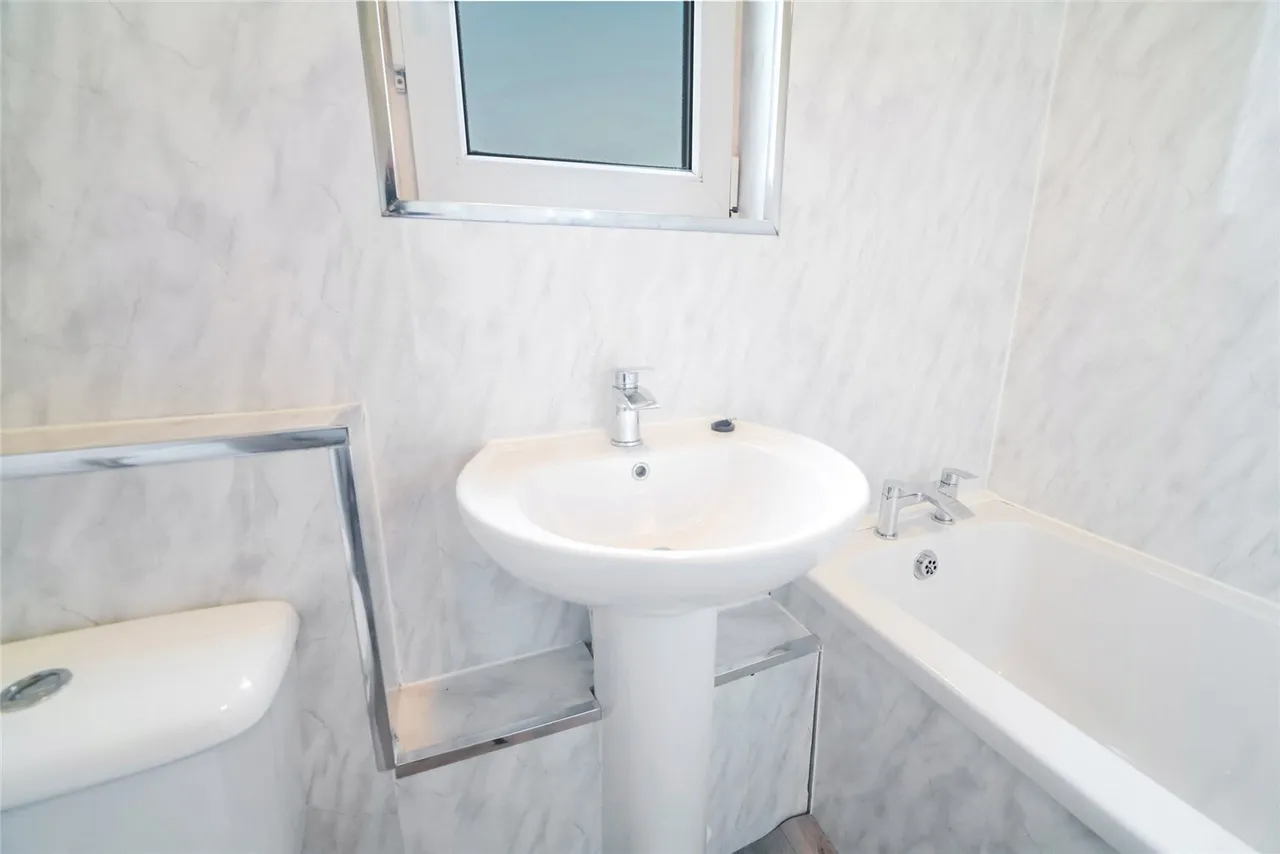 North Berwick Crescent, Greenhills, East Kilbride, South Lanarkshire, G75, photo 5