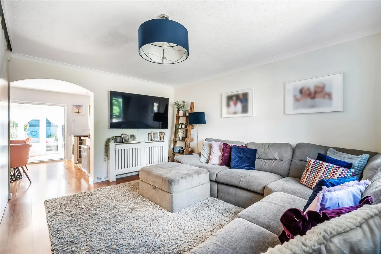Bakers Way, Capel, RH5, photo 3