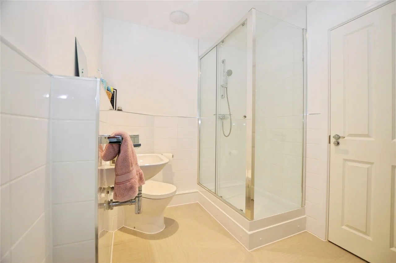 Dulwich Avenue, Basildon, Essex, SS15, photo 9