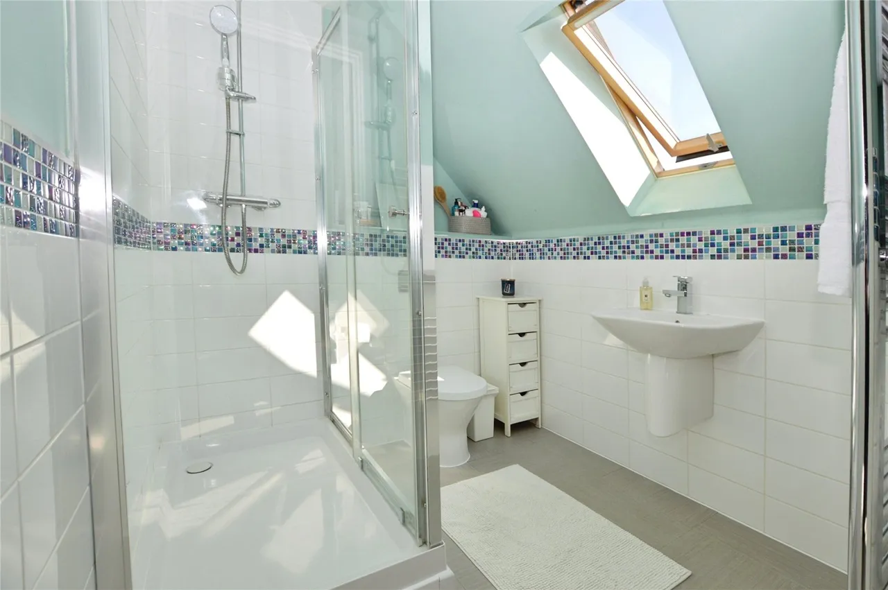 Dulwich Avenue, Basildon, Essex, SS15, photo 6