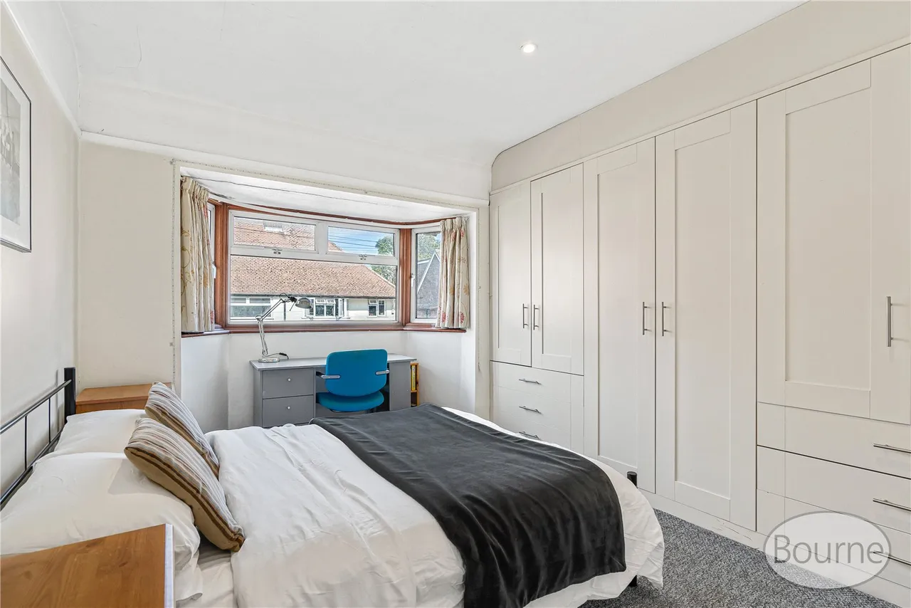 Hillview Crescent, Guildford, GU2, photo 13