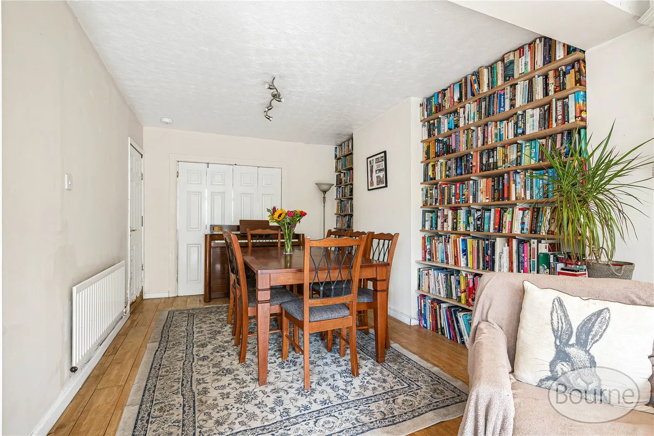 Hillview Crescent, Guildford, GU2, photo 3