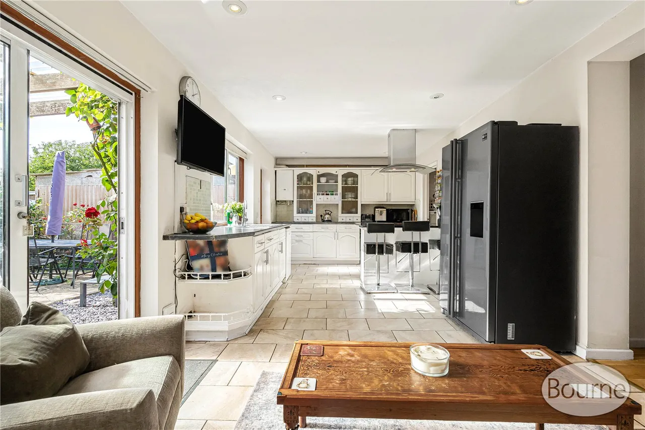 Hillview Crescent, Guildford, GU2, photo 5