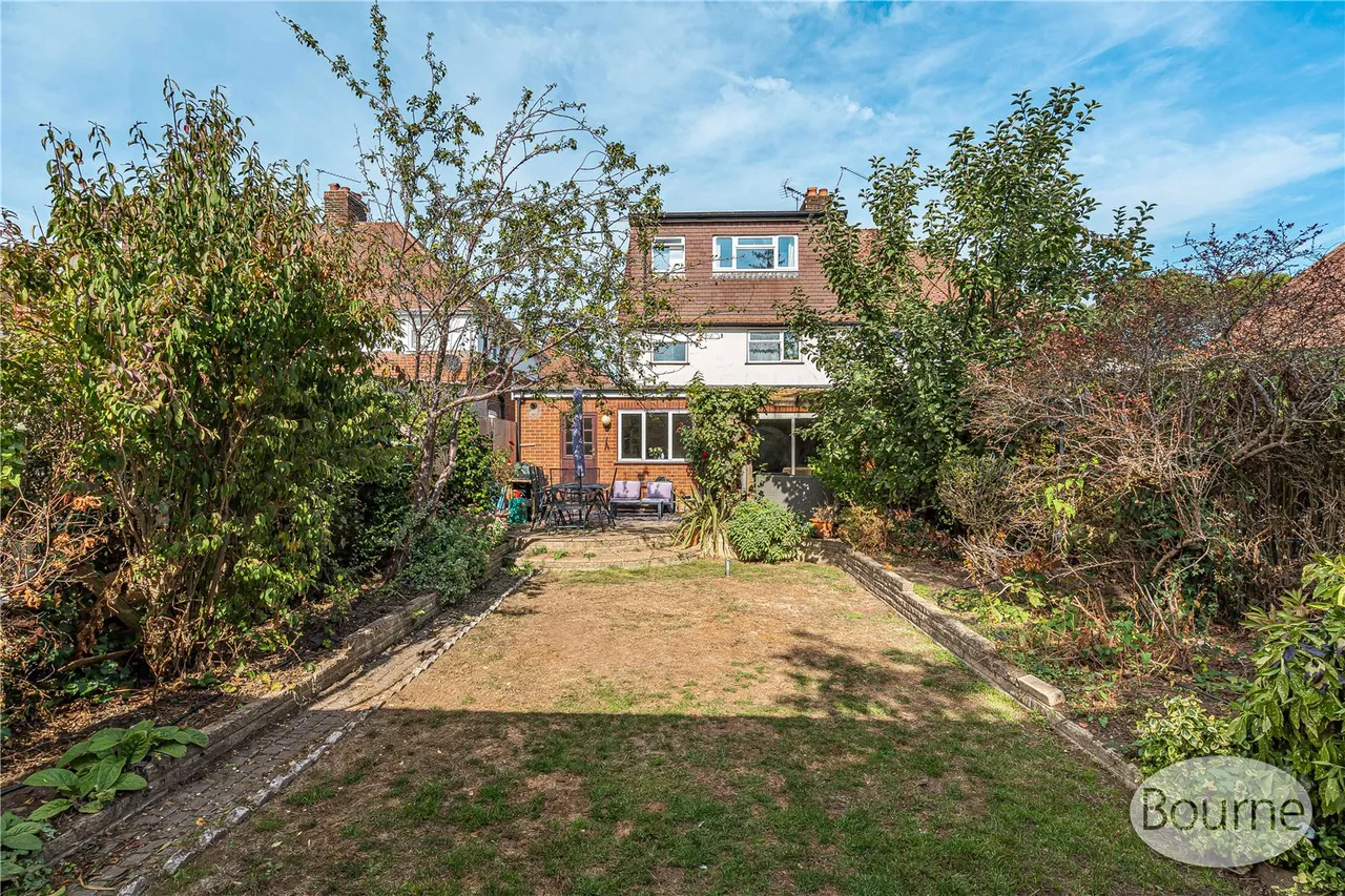 Hillview Crescent, Guildford, GU2, photo 11