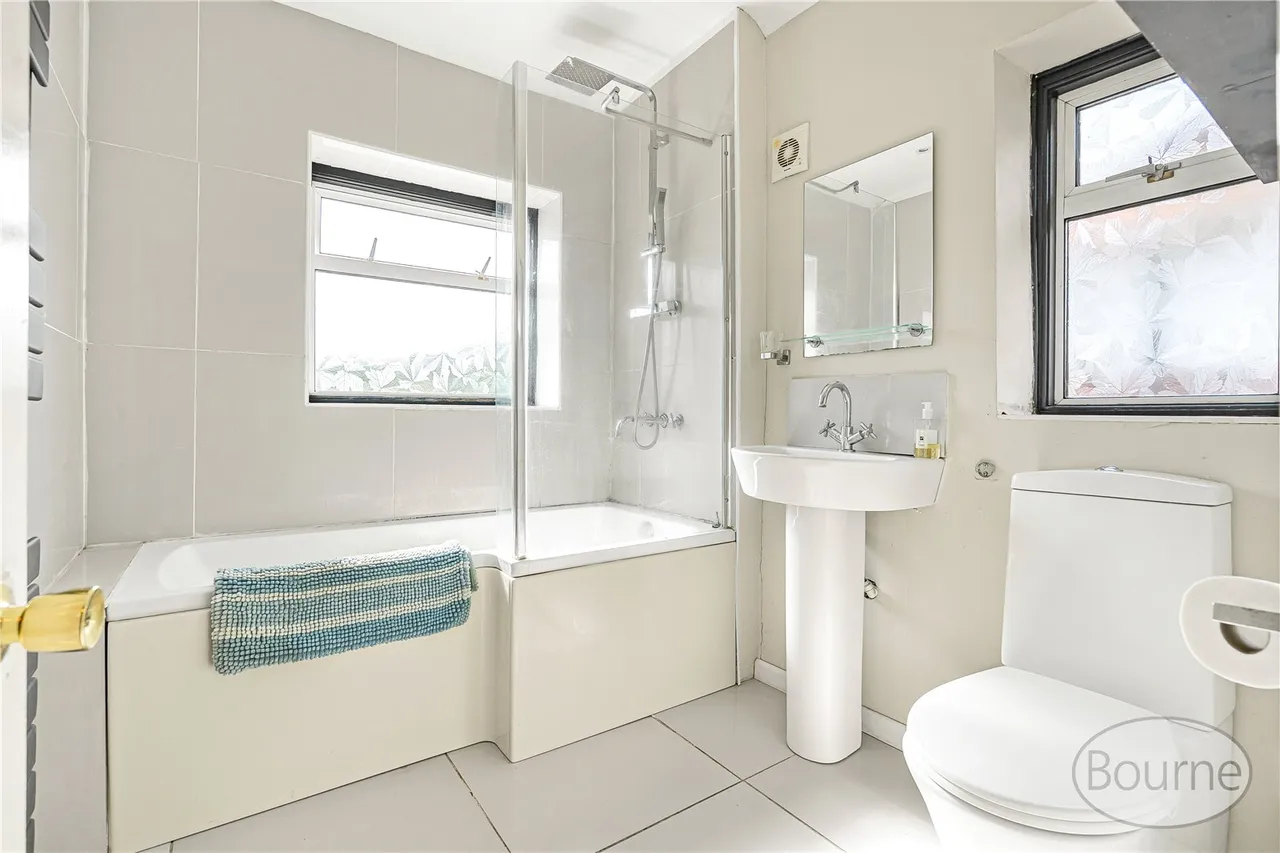 Hillview Crescent, Guildford, GU2, photo 9