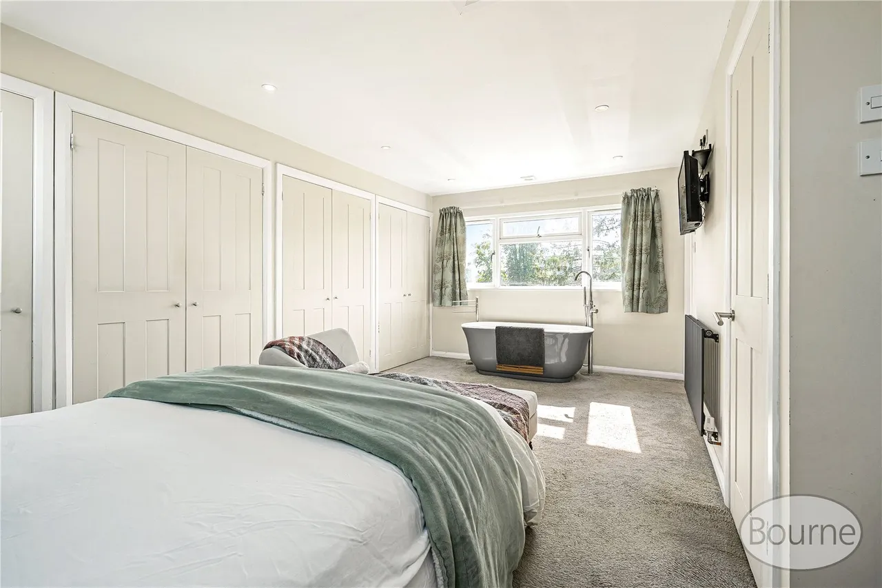 Hillview Crescent, Guildford, GU2, photo 14