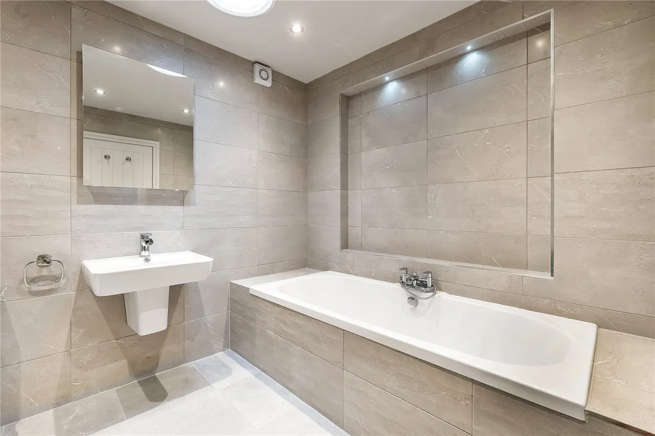 Evesham Road North, Reigate, RH2, photo 14