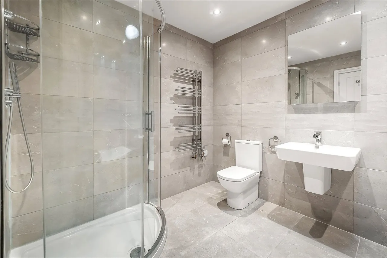 Evesham Road North, Reigate, RH2, photo 13
