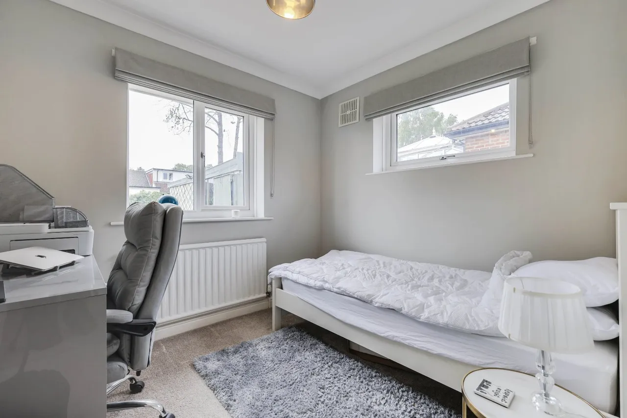 Green Lane, Cookridge, LS16, photo 11