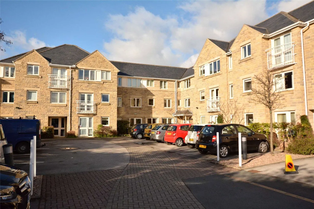 2 bed flat for sale, St Chads Road, Headingley, LS16