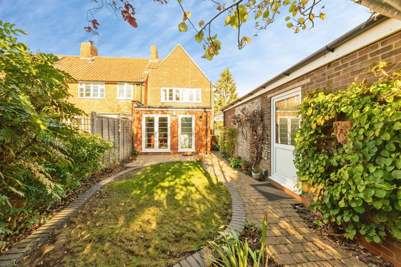 Newfields, Welwyn Garden City, AL8, photo 19