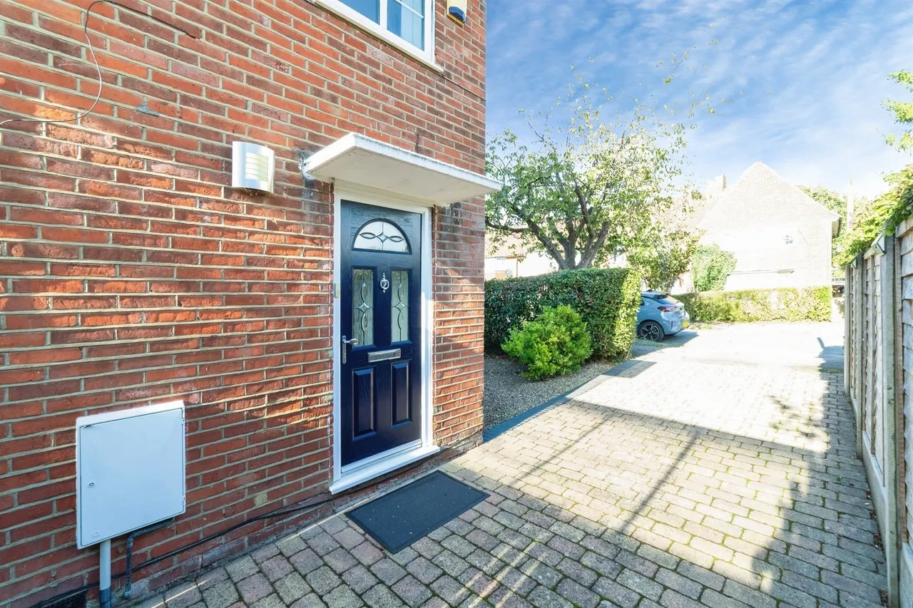 Newfields, Welwyn Garden City, AL8, photo 20
