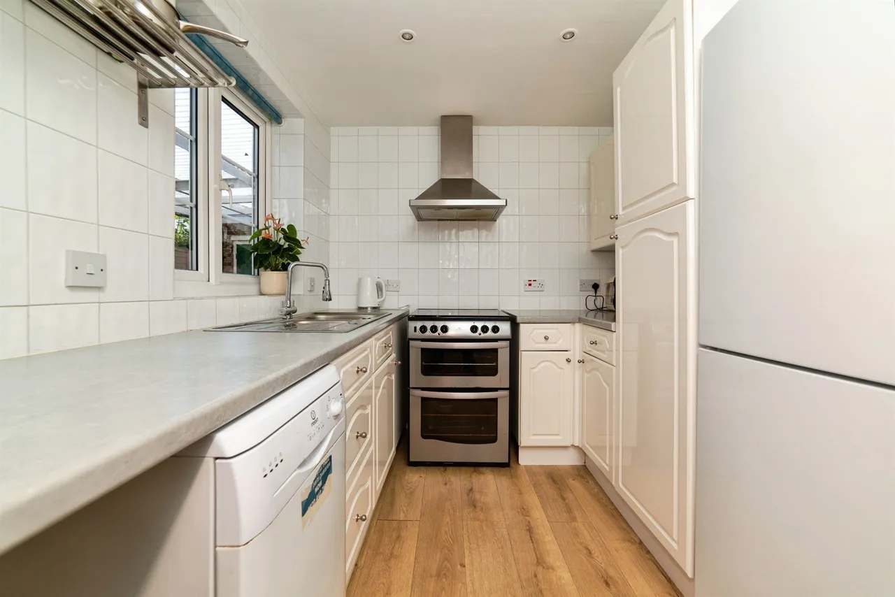 Newfields, Welwyn Garden City, AL8, photo 8
