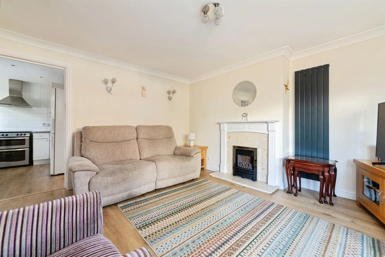 Newfields, Welwyn Garden City, AL8, photo 4