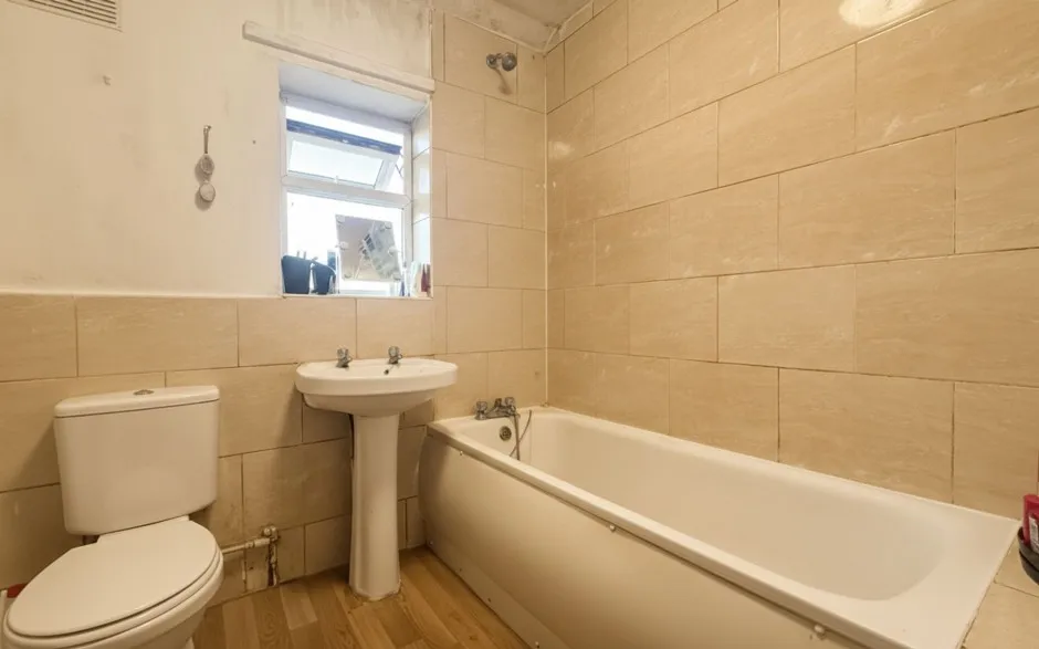 Manor Waye, Uxbridge, UB8, photo 11