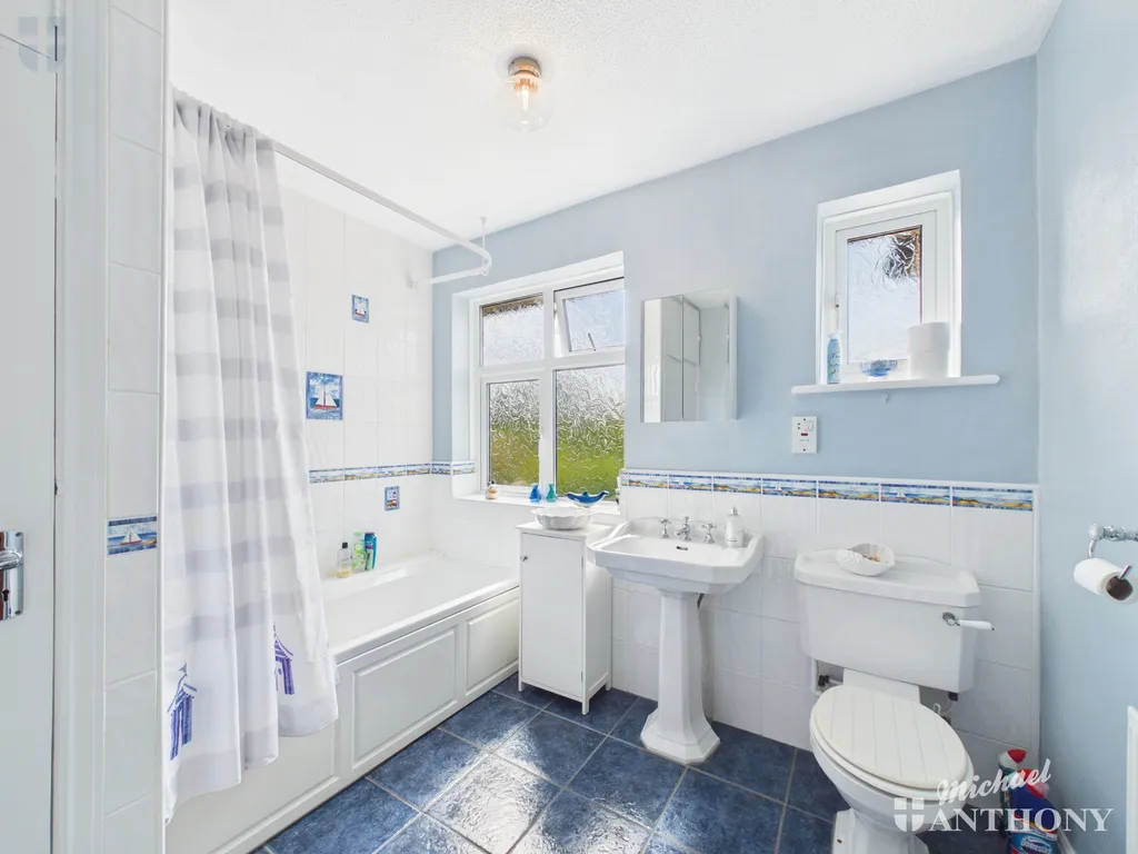 Tring Road, Aylesbury, HP20 1JT, photo 8