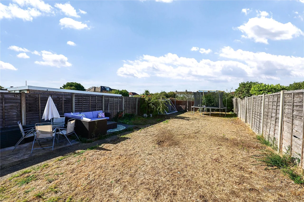 Bridge Gardens, Ashford, TW15, photo 9