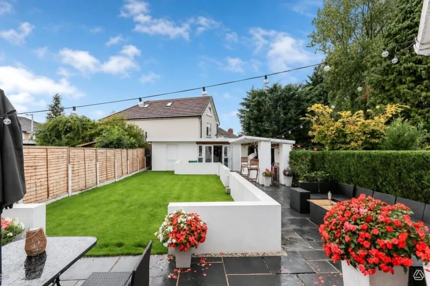 Ladybridge Road, Cheadle Hulme, photo 9