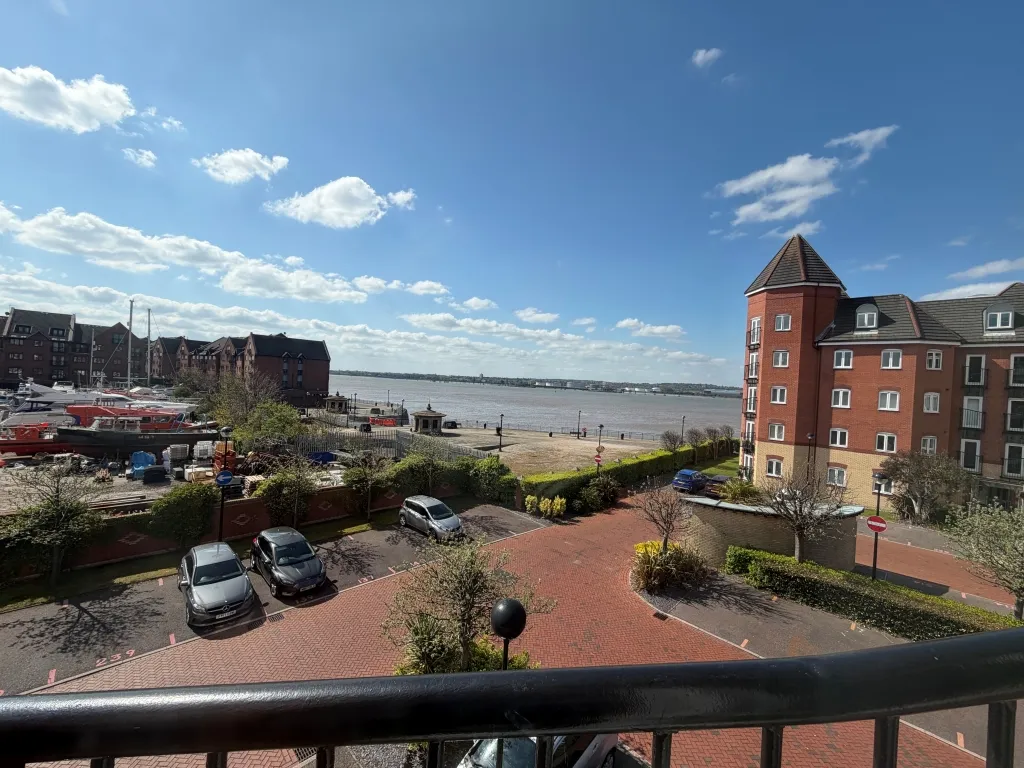 2 bed property to rent, Quebec Quay, Liverpool, L3