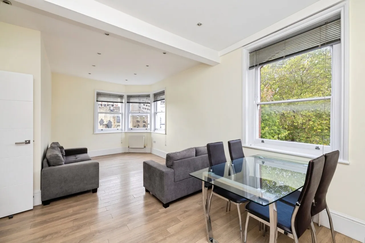 2 bed flat to rent, Hackney Road, Hoxton, E2