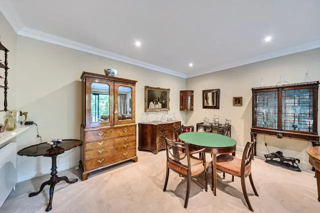Regents Park Road, London, N3, photo 11