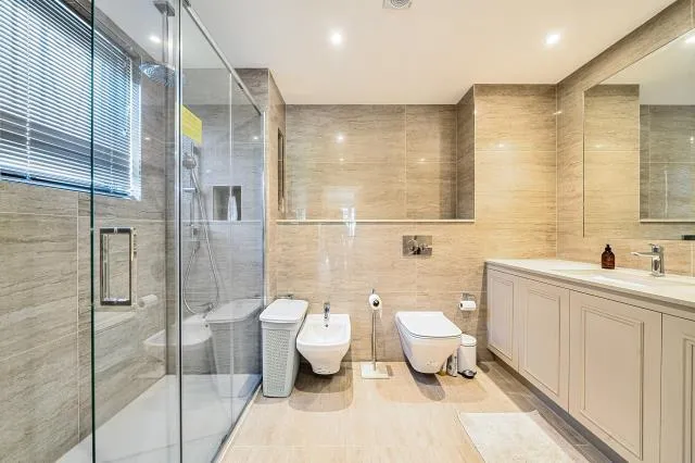 Regents Park Road, London, N3, photo 19